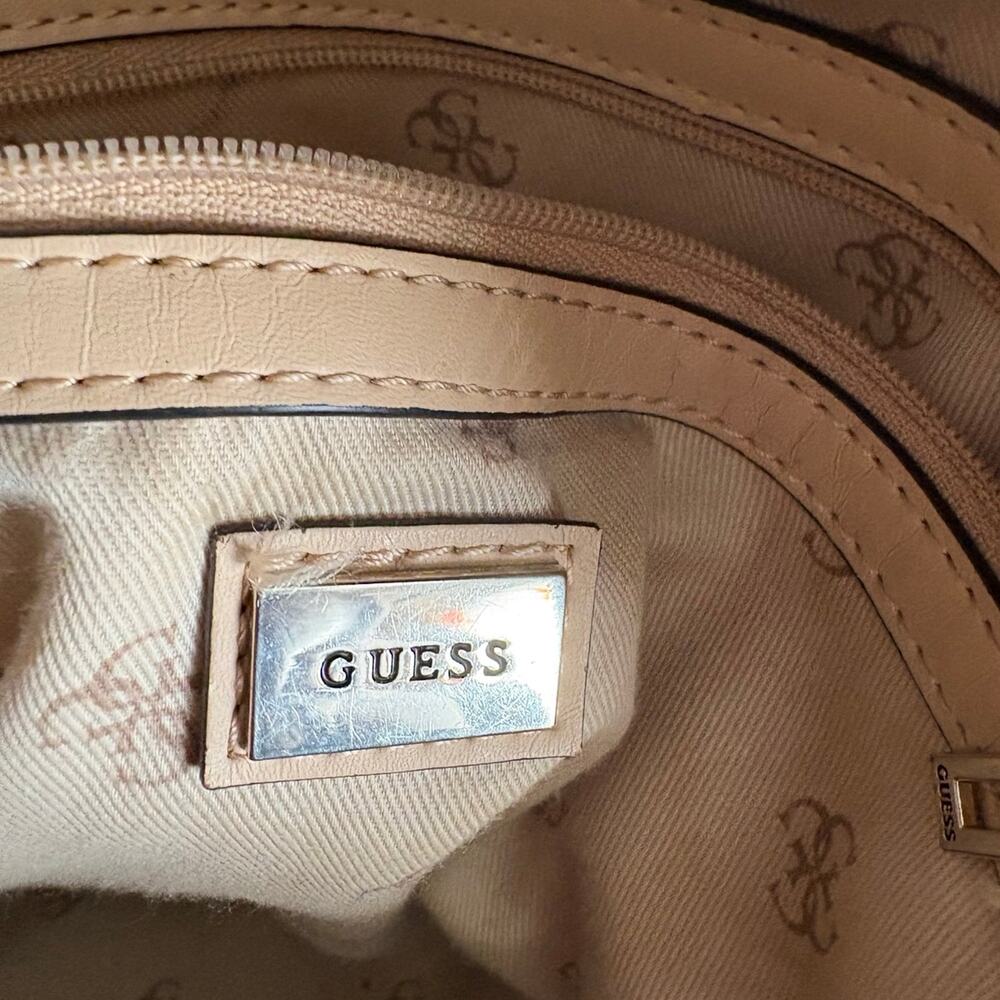 Guess Rylan Backpack - Picture 4 of 7